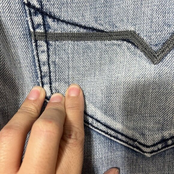Guess Jeans Men's Straight Leg Med Wash Denim Blue Size Flap Pockets Size 36 - Picture 9 of 10